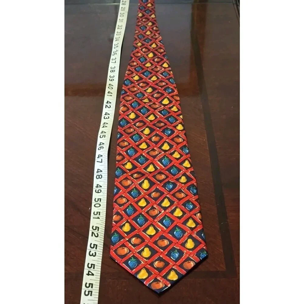 Ricci Como Firenze Mens Necktie 100% Silk Made In Italy Red with Fruit Design